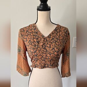 Earthbound Trading Co. Gold & Gray Cropped Wrap Back Wide Sleeve Blouse